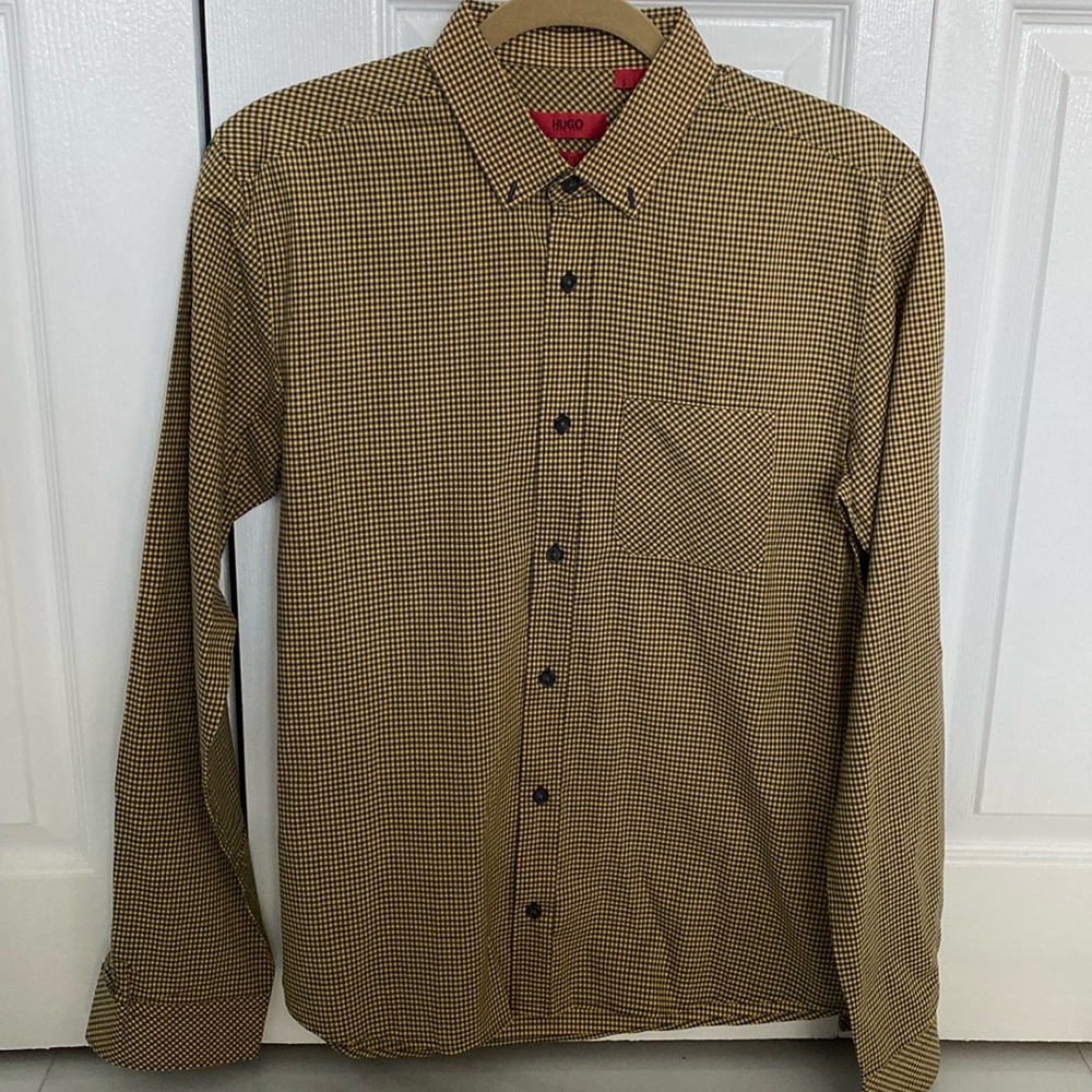 HUGO dress shirt. Small / Slim Fit